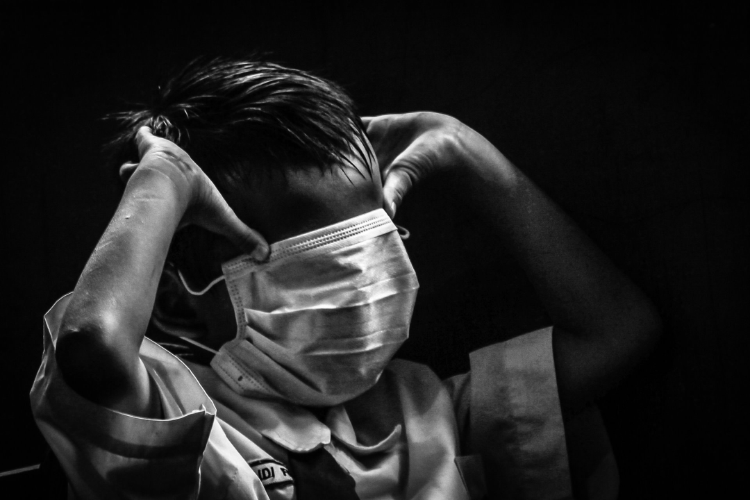 阴霾，版权; Abriansyah Liberto